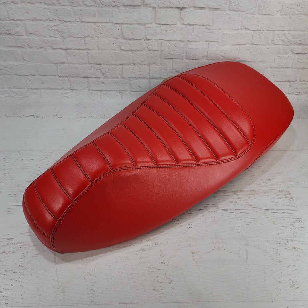 Vespa GTS 250 / 300 / 310  RED Seat Cover, Tuck and Roll